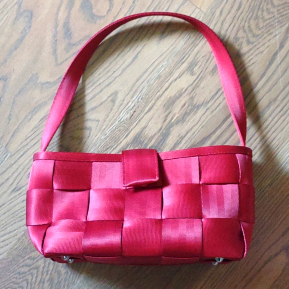 Harvey's Seat Belt Bag